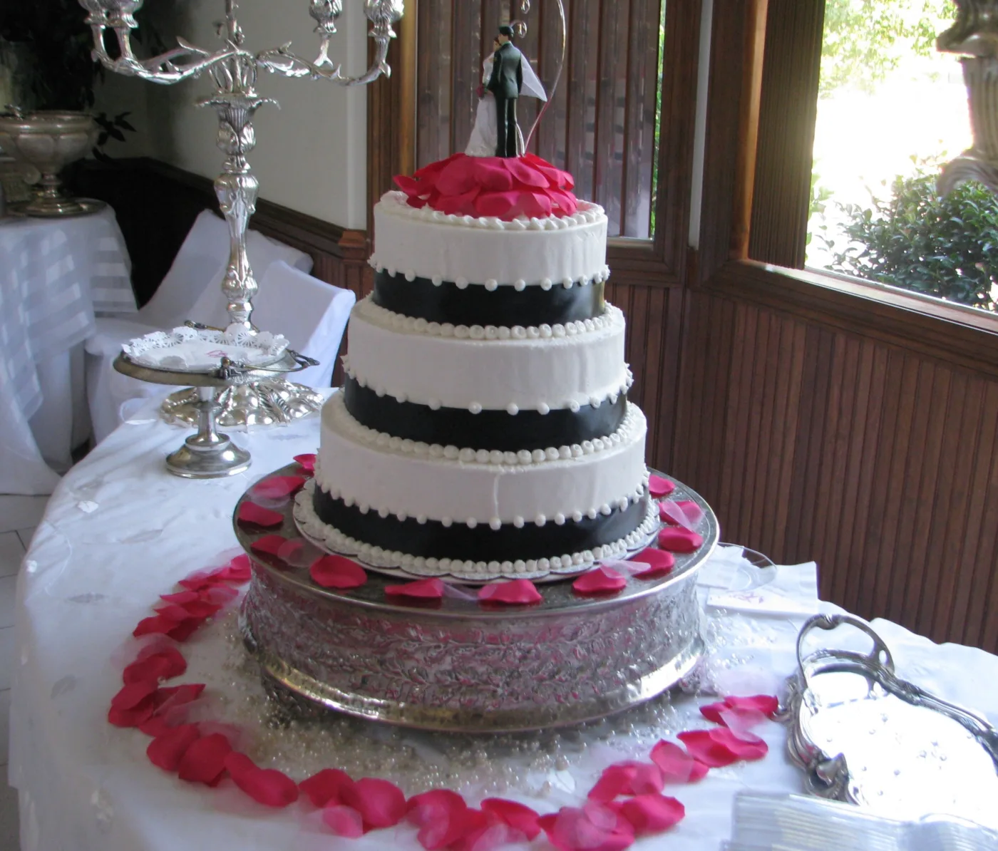 Classy Bride's Cake